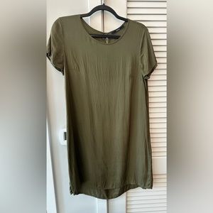 Quince silk t-shirt dress olive
